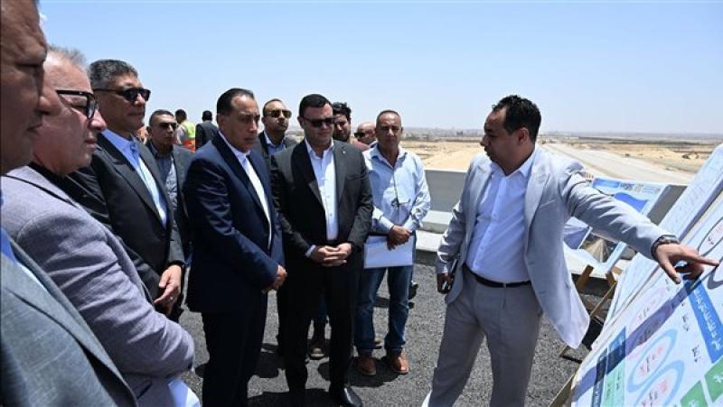 من أعلى نقطة مشاهدة.. رئيس الوزراء يتابع مشروعات منطقة الحزام الأخضر بالجيزة