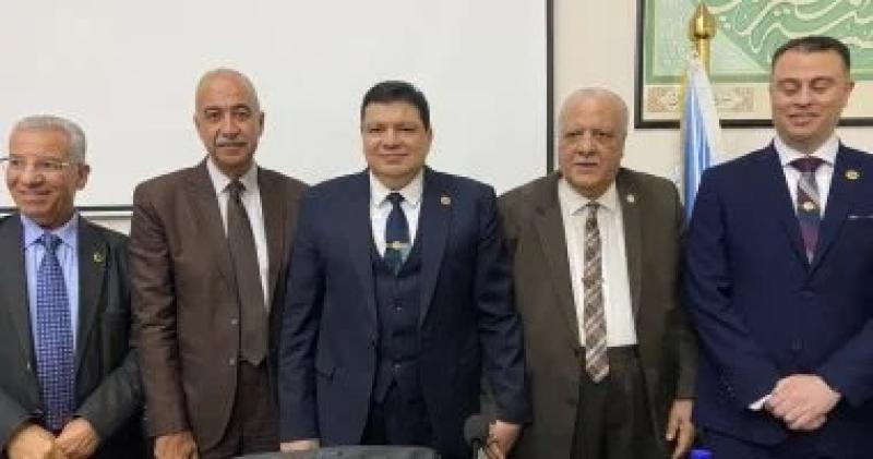 رئيس المحطات النووية السابق يلقى محاضرة بالمجمع العلمى عن «الضبعة وأهداف التنمية المستدامة»