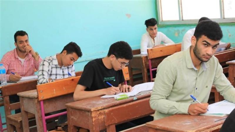 النماذج الاسترشادية لامتحانات الصف الثالث الثانوي.. اعرف حل الأسئلة من هذا الرابط
