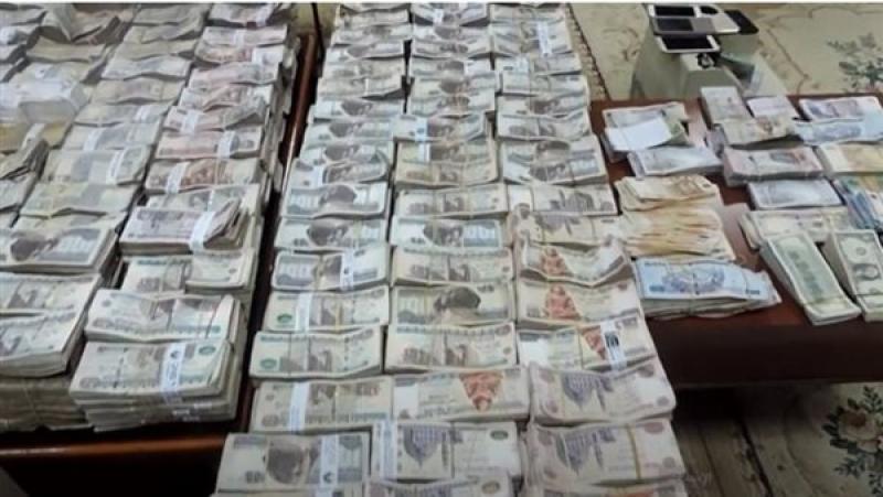 الداخلية تضبط قضايا اتجار غير مشروع بالنقد الأجنبي خلال 24 ساعة قيمتها 9 ملايين جنيه