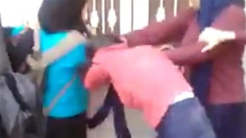 طالبة تعتدي على زميلتها بـ«كتر» بسبب هاتف آيفون بمحيط «مودرن أكاديمي» بالمعادي