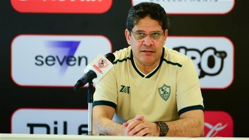 تفاصيل جلسة أيمن الرمادي مع لاعبي الزمالك قبل مواجهة فاركو