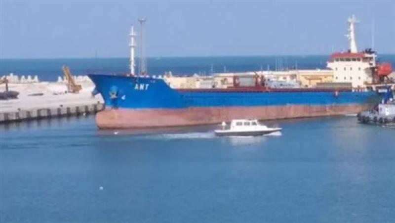 بسبب الطقس.. إغلاق ميناء العريش البحري وتوقف التصدير