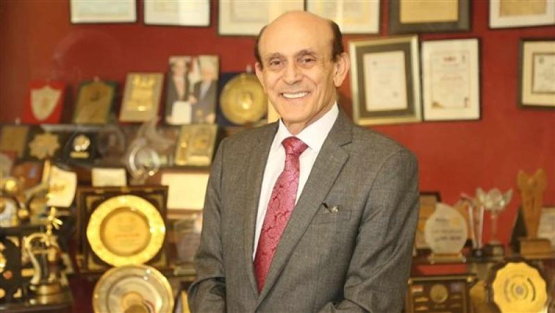 محمد صبحي يتوج بجائزة إنجاز العمر في حفل توزيع جوائز الإنتاج الدرامي 2025