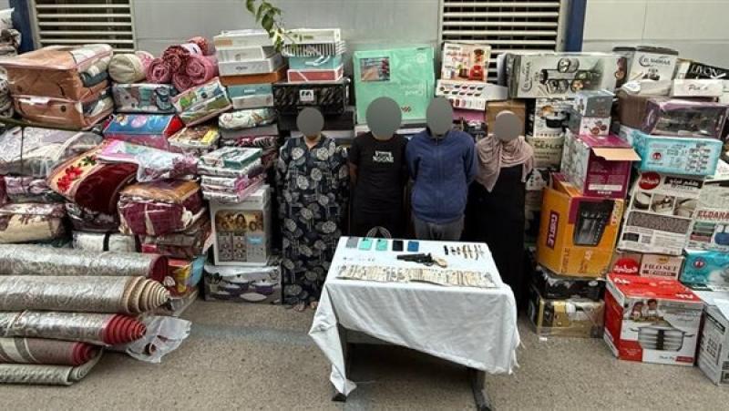 تتزعمه سيدتان.. القبض على تشكيل عصابي يسرق البطاقات البنكية لكبار السن في الزيتون