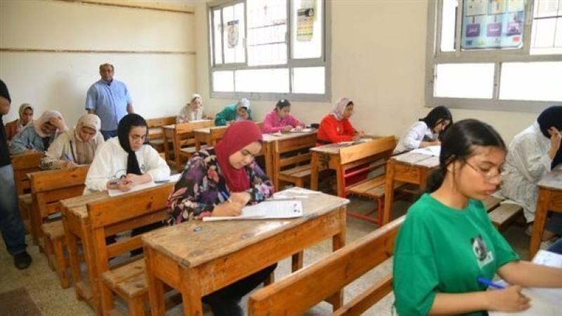 النماذج الاسترشادية لامتحانات الثانوية العامة 2025 وحل الأسئلة.. إليك الرابط