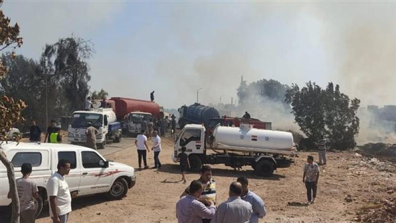 حريق هائل يلتهم شونة كتان في زفتى وقوات الحماية المدنية تسيطر على النيران.. صور