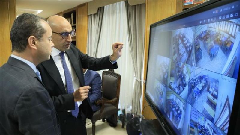 وزير التعليم يتابع انطلاق امتحانات الثانوية العامة 2025 من غرفة العمليات