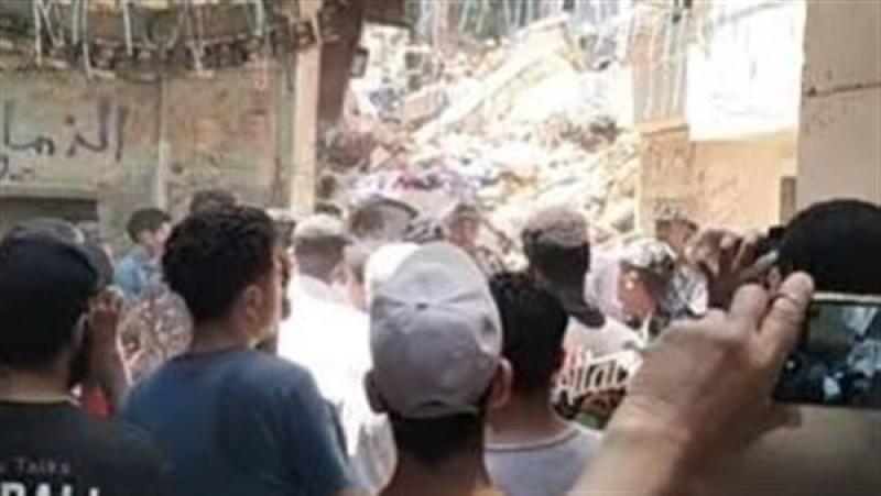 استخراج 9 ناجين من تحت أنقاض العقارين المنهارين في حدائق القبة