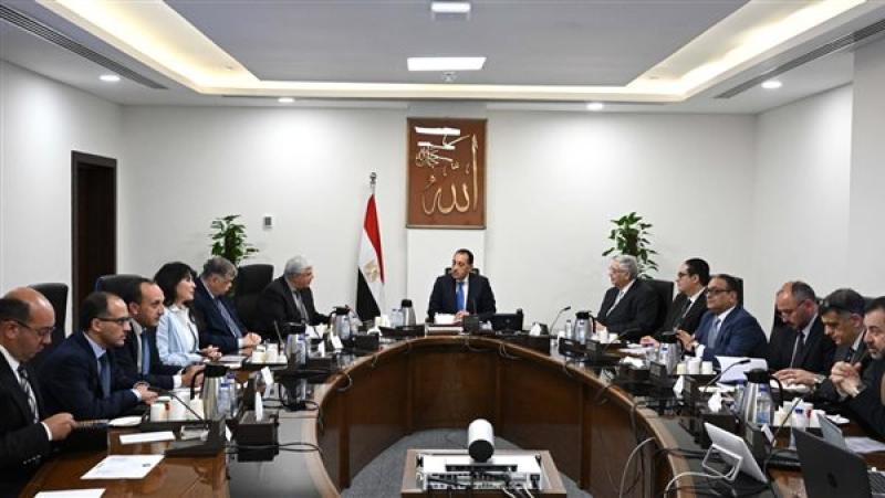 الحكومة تعلن استئناف ضخ الغاز للمصانع المتأثرة بنقص الإمدادات الجمعة المقبل