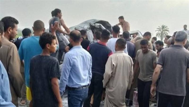 حادث الطريق الإقليمي المروع.. تفاصيل اصطدام التريلا المحملة بالجاز بالميكروباص وسر «السائق النائم»