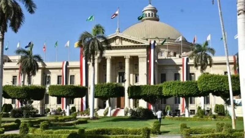 إعفاء أبناء الشهداء والمصابين بالعجز الكلي من مصروفات الجامعات والمعاهد