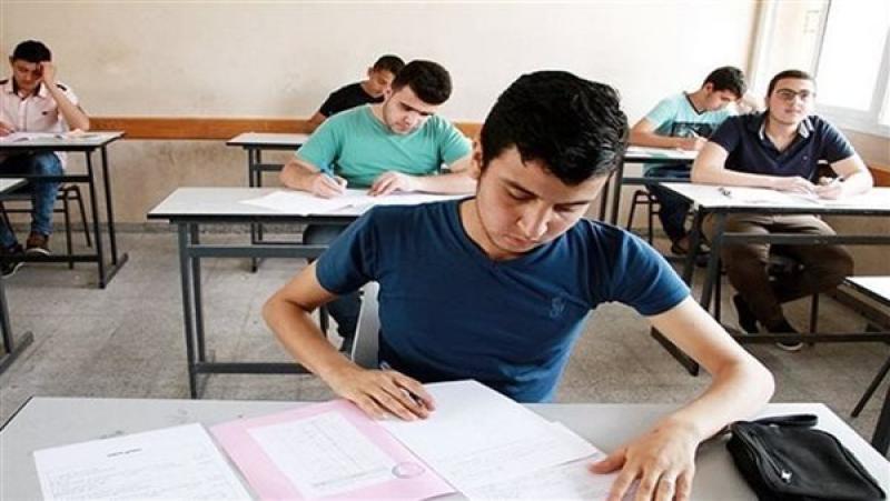 طلاب الثانوية العامة نظام قديم يؤدون غدًا امتحان التفاضل والتكامل