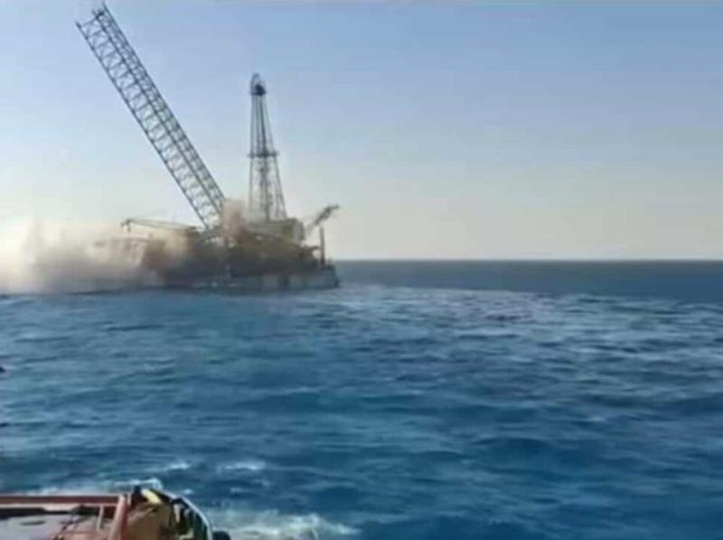 الفريق أسامة ربيع: حركة الملاحة بالقناة منتظمة... ولم تتأثر بحادث غرق الحفار ADMARINE12