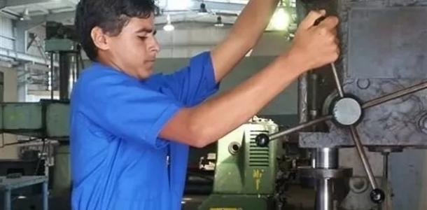 وظيفة مضمونة بعد التخرج.. مدارس بديلة للثانوي العام بعد الإعدادية