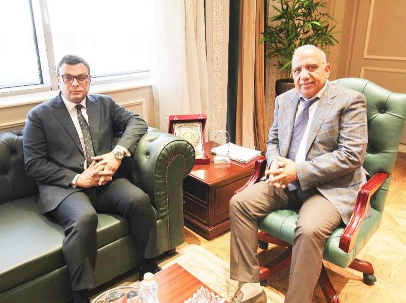وزيرا الكهرباء والإسكان يبحثان التوسع باستخدامات الطاقة المتجددة في المدن الجديدة