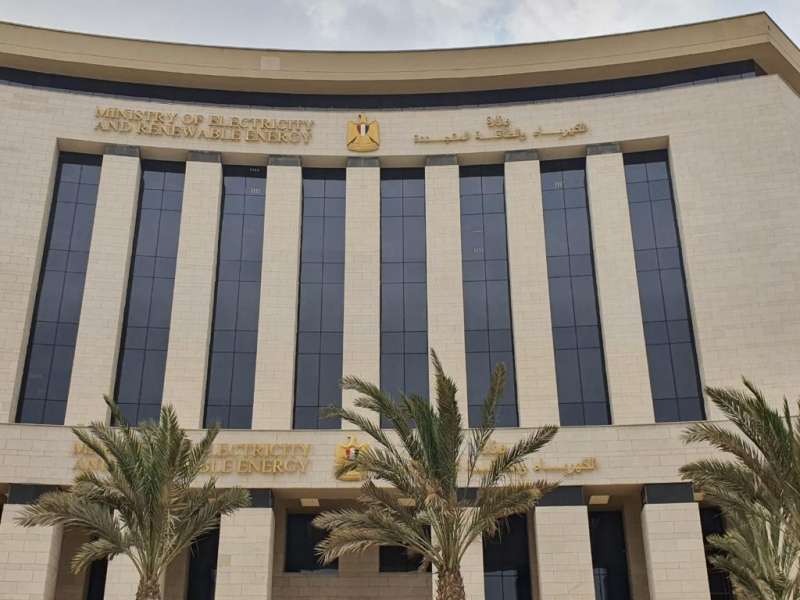 وزارة الكهرباء تنفي حدوث حريق في أي من محطات المحولات على مستوى الجمهورية