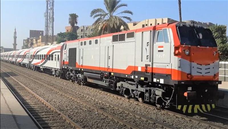 «أون لاين وشبابيك».. انتظام خدمات حجز تذاكر السفر على جميع القطارات