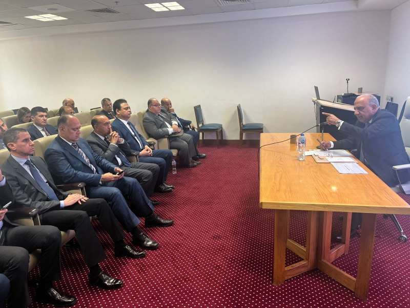 وزير الكهرباء يستعرض فرص التعاون وجذب الاستثمارات بقطاع الطاقة مع رؤساء البعثات الدبلوماسية