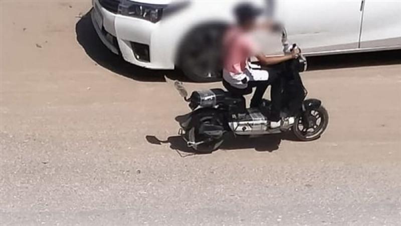 توجيه مهم بشأن منع «الإسكوتر الكهربائي» من السير في شوارع الجيزة