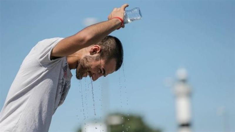 أمطار في عز الحر.. استمرار الموجة شديدة الحرارة وارتفاع الرطوبة