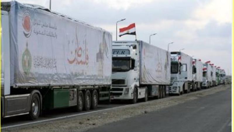 تحرك الفوج الخامس لشاحنات المساعدات الإنسانية من مصر إلى قطاع غزة