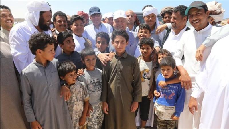 الفريق كامل الوزير يستجيب لطلب أهالي قرية سيدي عبدالرحمن بالساحل الشمالي
