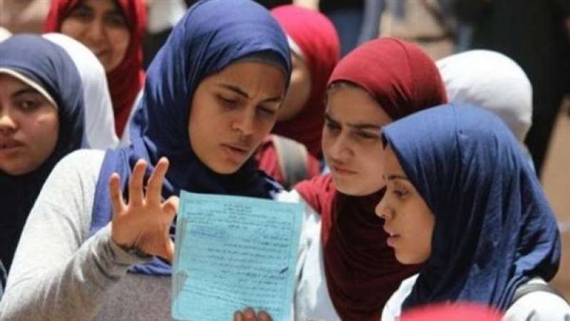 تظلمات الثانوية العامة.. الكنترولات تستقبل الطلاب المتظلمين لفحص أوراق الإجابة