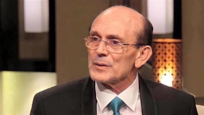 أشرف زكي يكشف آخر تطورات الحالة الصحية للفنان محمد صبحي