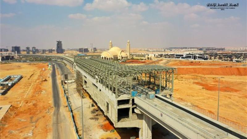 محطة كاتدرائية الميلاد.. شاهد جديد على إنجاز القطار الكهربائي الخفيف