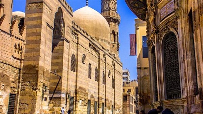 مدبولي: توجيهات من الرئيس السيسي بالحفاظ على الطابع الأثري لمناطق القاهرة التاريخية