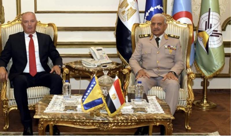 وزير الدفاع والإنتاج الحربي يبحث مع وزير دفاع البوسنة والهرسك سبل تعزيز علاقات التعاون العسكري