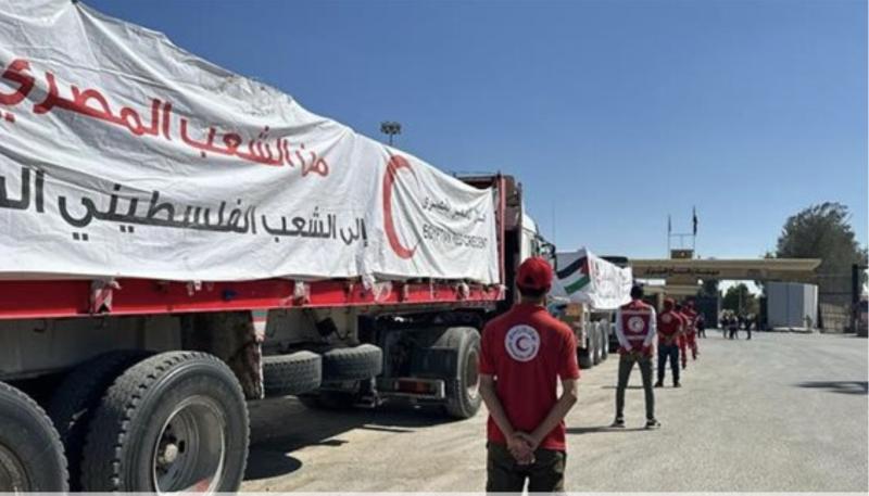 تحرك الفوج الثاني من قافلة المساعدات الإنسانية الـ41 المتجهة من مصر إلى... تحرك الفوج الثاني من قافلة المساعدات الإنسانية الـ41 المتجهة من مصر إلى غزة