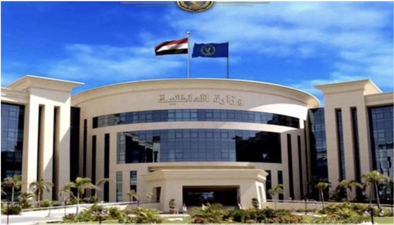 مصدر أمني ينفي استبعاد شخص من قائمة إتهام سرقة أجهزة التابلت بزعم صلته بمسئولي الداخلية