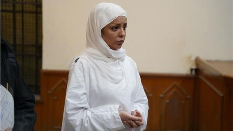 دفاع مضيفة الطيران التونسية يطعن على حكم سجنها 15 عامًا في قضية قتل ابنتها
