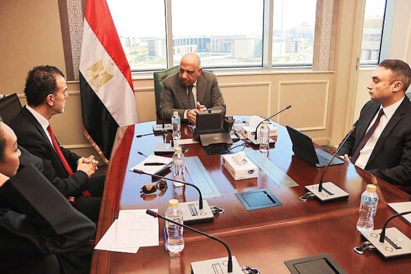 وزير الكهرباء يبحث مع «Kamp;K» الإماراتية الخطوات التنفيذية لمشروع الربط الكهربائي مع إيطاليا