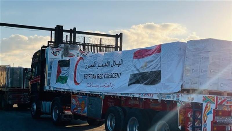 الهلال الأحمر: قافلة «زاد العزة» الـ53 تحمل نحو 8500 طن مساعدات للفلسطينيين