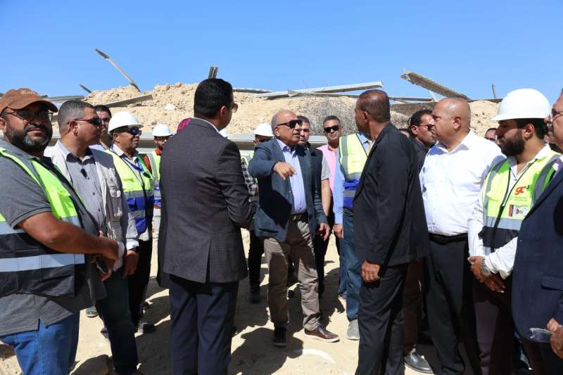 فى زيارة ميدانية.. وزير الكهرباء يتفقد إنهاء أعمال مسار خط الربط الكهربائي... فى زيارة ميدانية.. وزير الكهرباء يتفقد إنهاء أعمال مسار خط الربط الكهربائي المصري السعودي