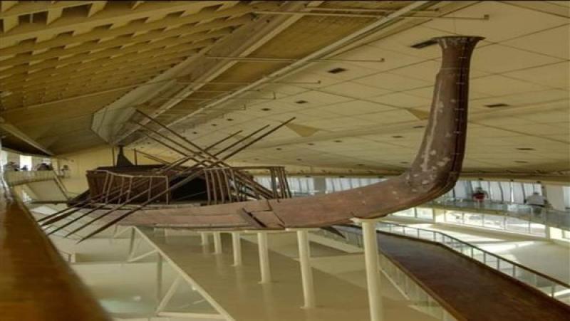 المركب الشمسي للملك خوفو.. المتحف المصري الكبير يعرض أقدم قطعة أثرية خشبية في التاريخ