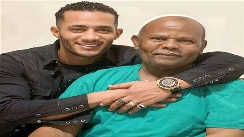 محمد رمضان يودع والده في رسالة مؤثرة: ”كان مثالًا للبساطة والالتزام”