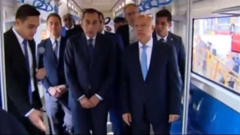 رئيس الوزراء يتفقد قطار فِيلارو Velaro عالي السرعة