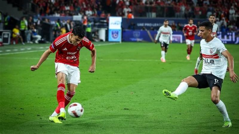 الأهلي يهزم الزمالك بثنائية ويتوج بكأس السوبر المصري
