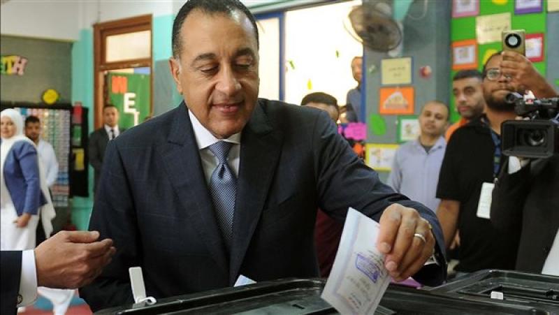 انتخابات مجلس النواب2025.. رئيس الوزراء ييدلي بصوته في المدرسة اليابانية بالشيخ زايد