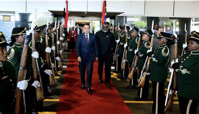 رئيس الوزراء يصل جوهانسبرج للمشاركة في قمة مجموعة العشرين