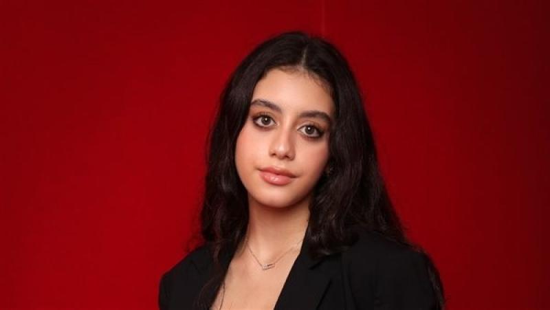 ياسمينا العبد تتصدر التريند بعد دخولها في نوبة بكاء بسبب والدها.. ما القصة؟