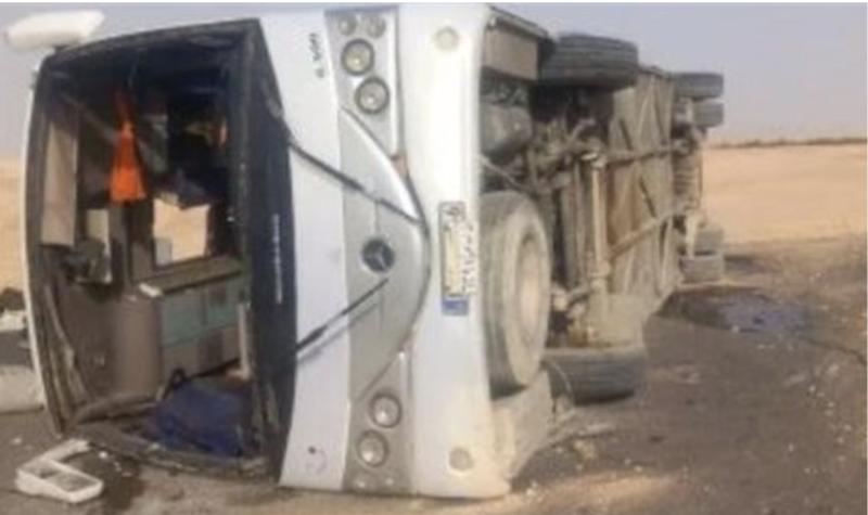 انقلاب أتوبيس ركاب بطريق قنا - سوهاج والدفع بسيارات الإسعاف