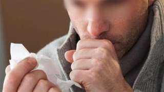 استشاري أمراض معدية يحذر: لا تستخدم المضادات الحيوية لعلاج الإنفلونزا