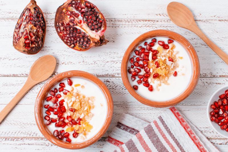 أسهل خطوات لتحضير الرمان بالزبادي بطريقة سهلة ولذيذة