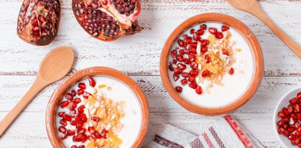 أسهل خطوات لتحضير الرمان بالزبادي بطريقة سهلة ولذيذة