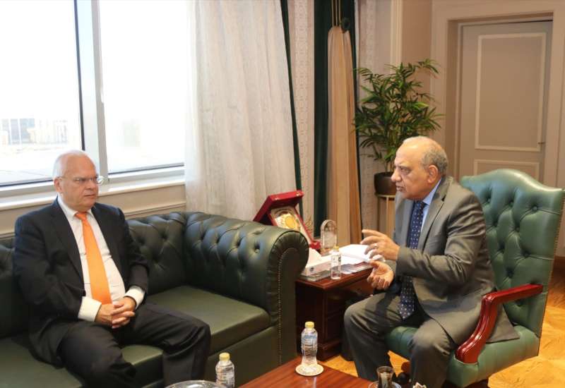 وزير الكهرباء يستقبل السفير السويدي وفد شركة لينكسون لبحث سبل التعاون بمجالات الطاقة النظيفة